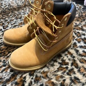 Timberland Women's Tan Lace Up Boots